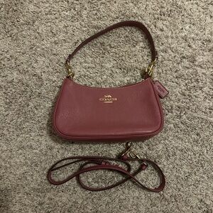 coach mauve shoulder bag